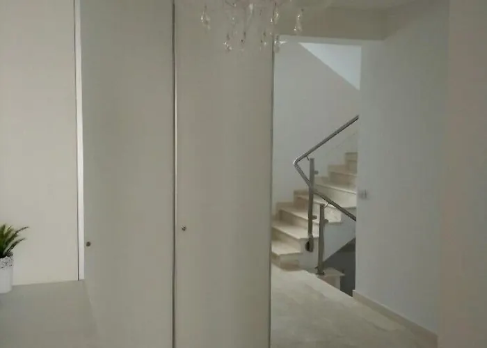 Pensión La Marina 3*